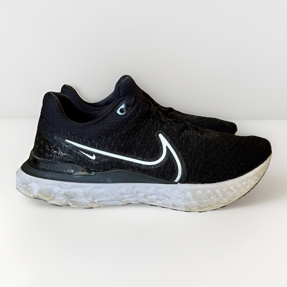 Nike Womens React Infinity Run Flyknit 3 Running Shoe 8.5 Black White DD3024-001 - Picture 4 of 14
